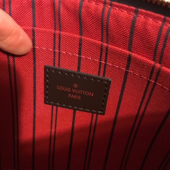 ❌SOLD❌$ 5️⃣0️⃣0️⃣ Damier Ebene pouch - Picture 4 of 9